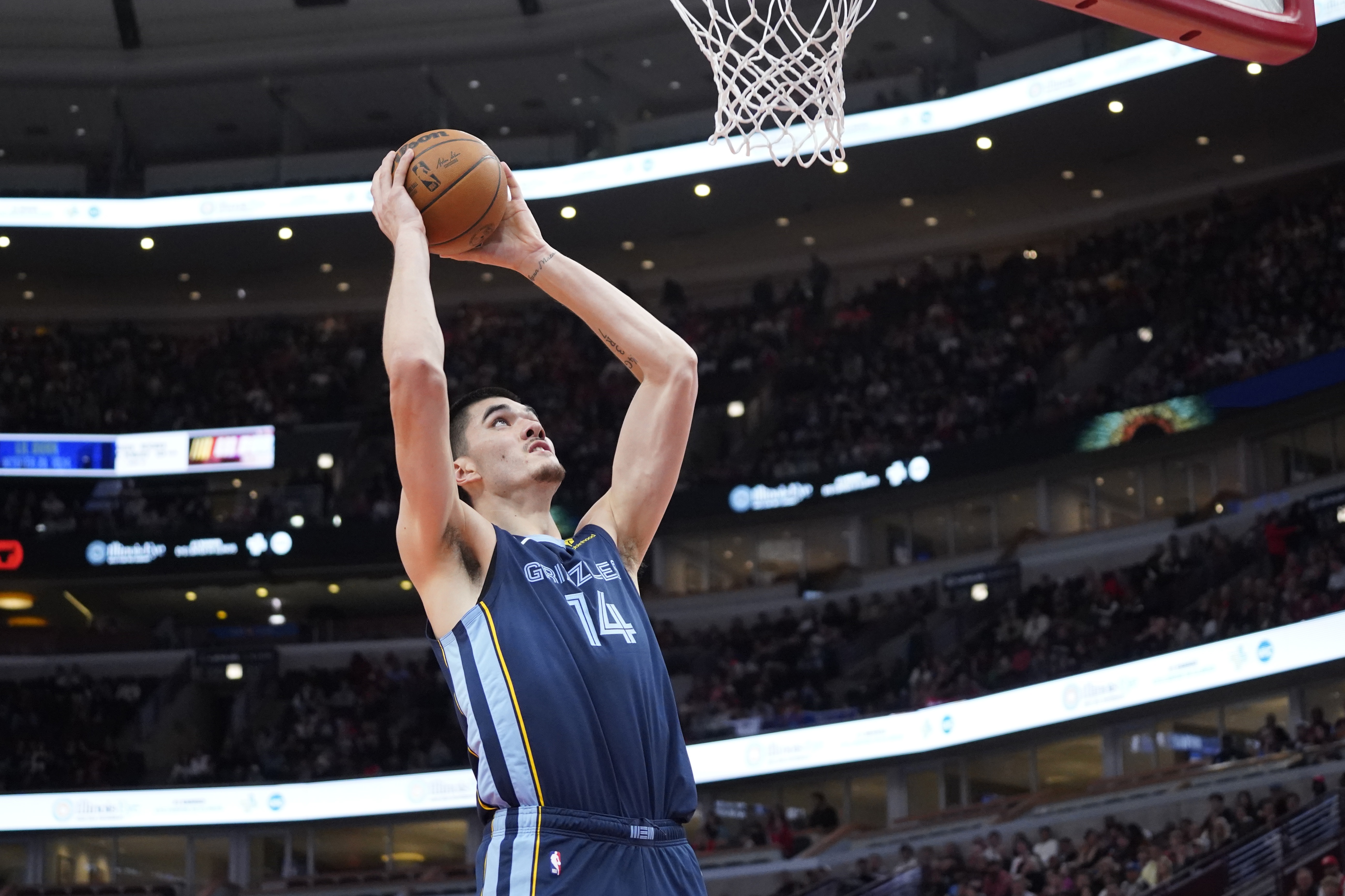 清晨突围战来临，塞维利亚围绕NBA总决赛复出首秀，媒体盛赞，年轻球员得到机会的简单介绍