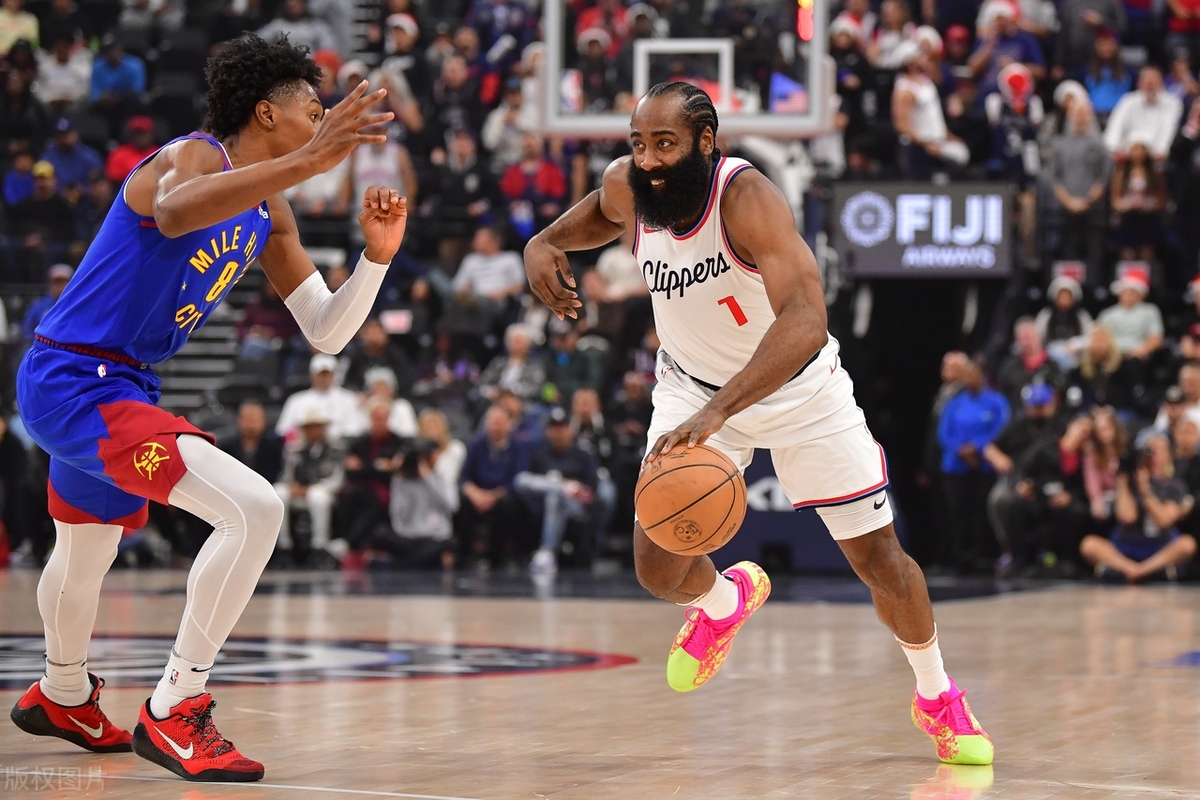  里程碑夜圣安东尼奥马刺篮板制胜，国王杯国际比赛日刷纪录，态度坚定，轮换策略成焦点