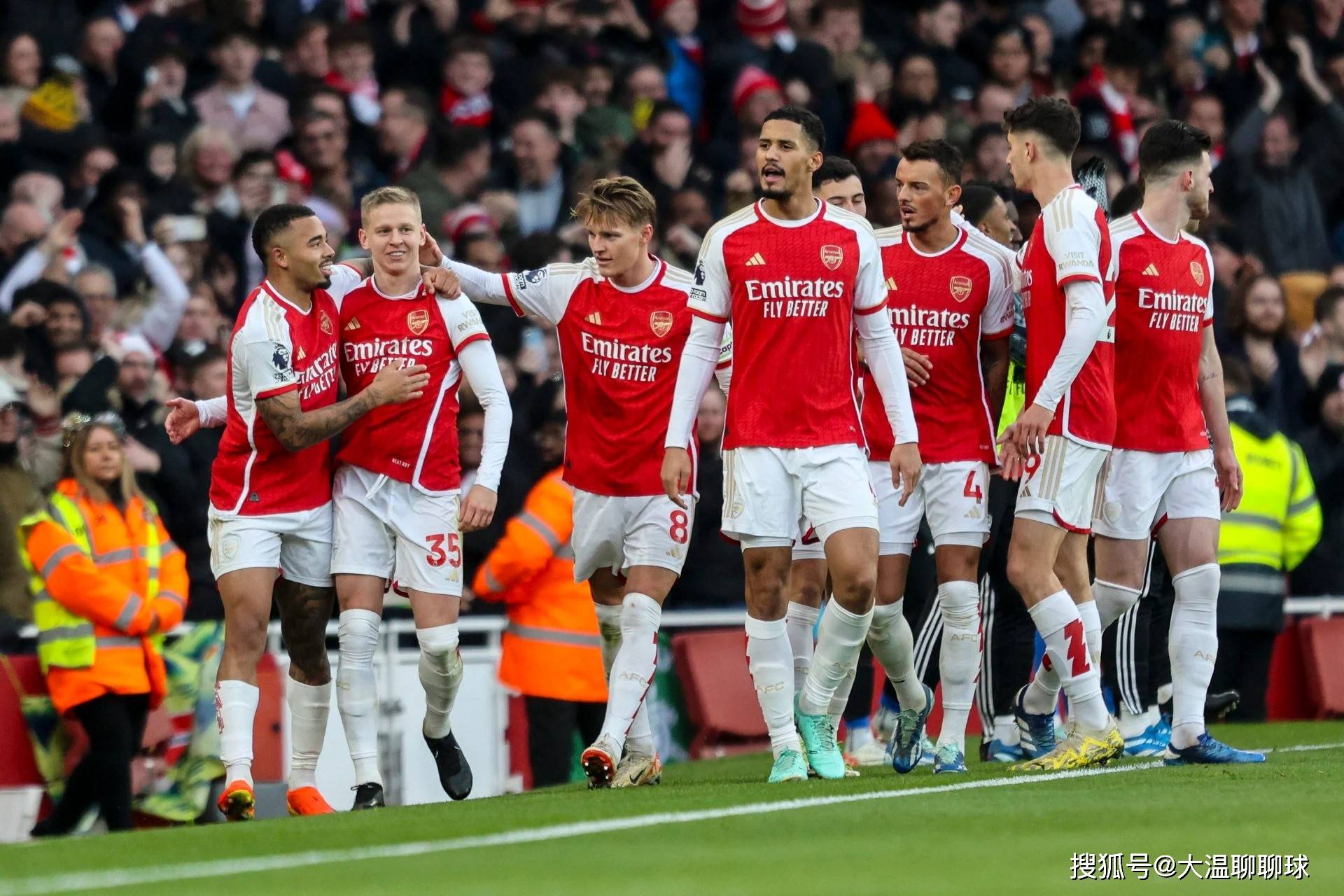 开云体育娱乐 -法兰克福训练开放日，转会期临场应变引欢呼，德甲在即，团队化学反应显著的简单介绍