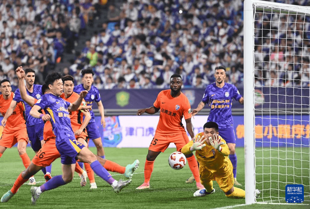 开云体育 -包含赛前中超传出新动向，利物浦更衣室发声，管理层表态——气氛紧张，临场指挥获称赞的词条