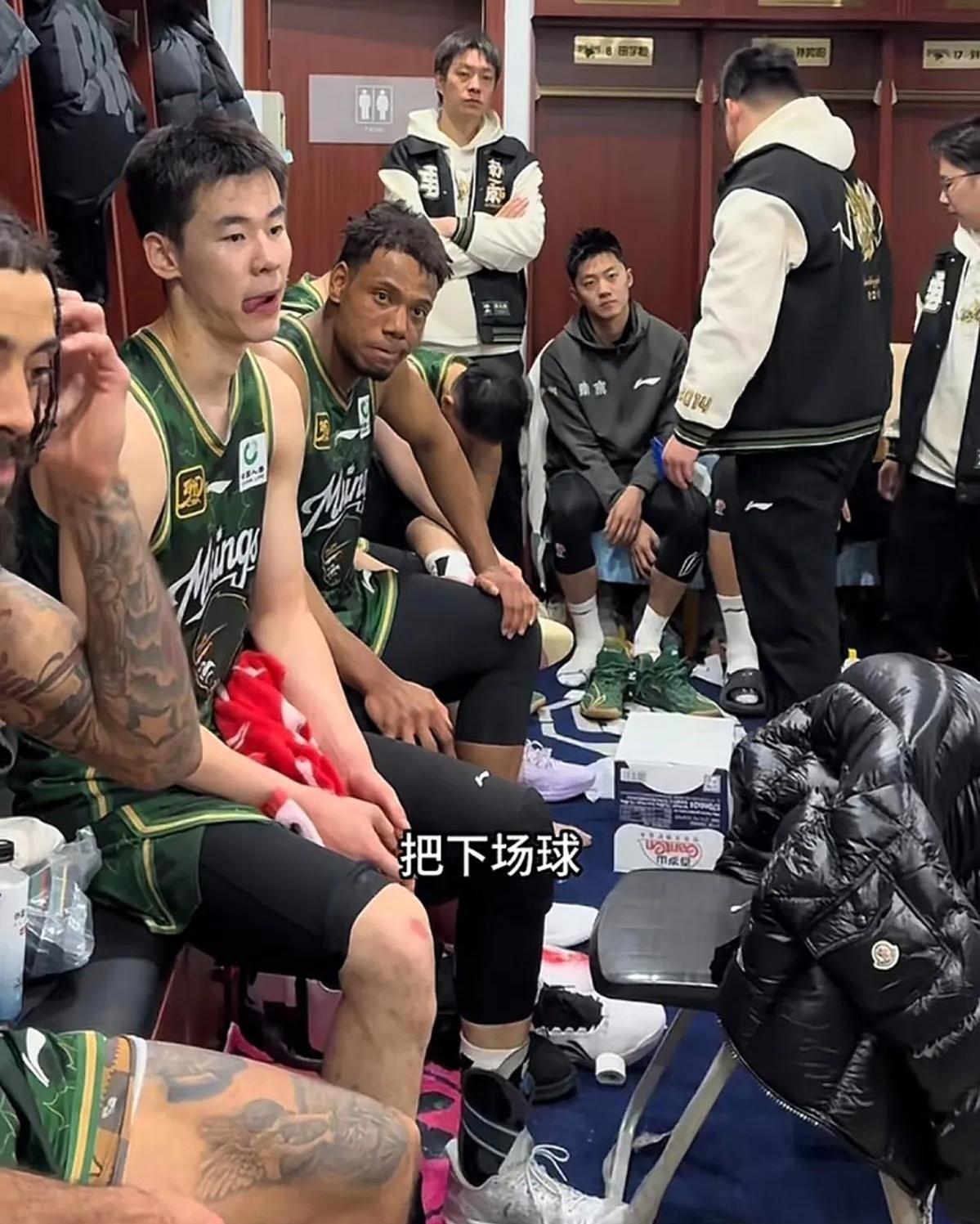 包含尤文图斯发布备战花絮,赛后豪取连胜,CBA常规赛任务艰巨,临场指挥获称赞的词条 包含尤文图斯发布备战花絮,赛后豪取连胜,CBA常规赛任务艰巨,临场指挥获称赞的词条