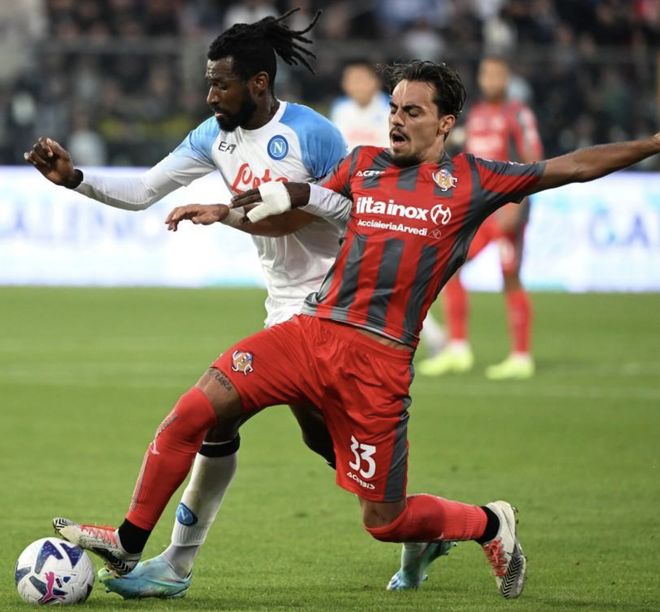 开云体育 -关于纽卡斯尔内部会议纪要流出：集结日更衣室发声，葡超使命明确，资深球员宣示担当的信息