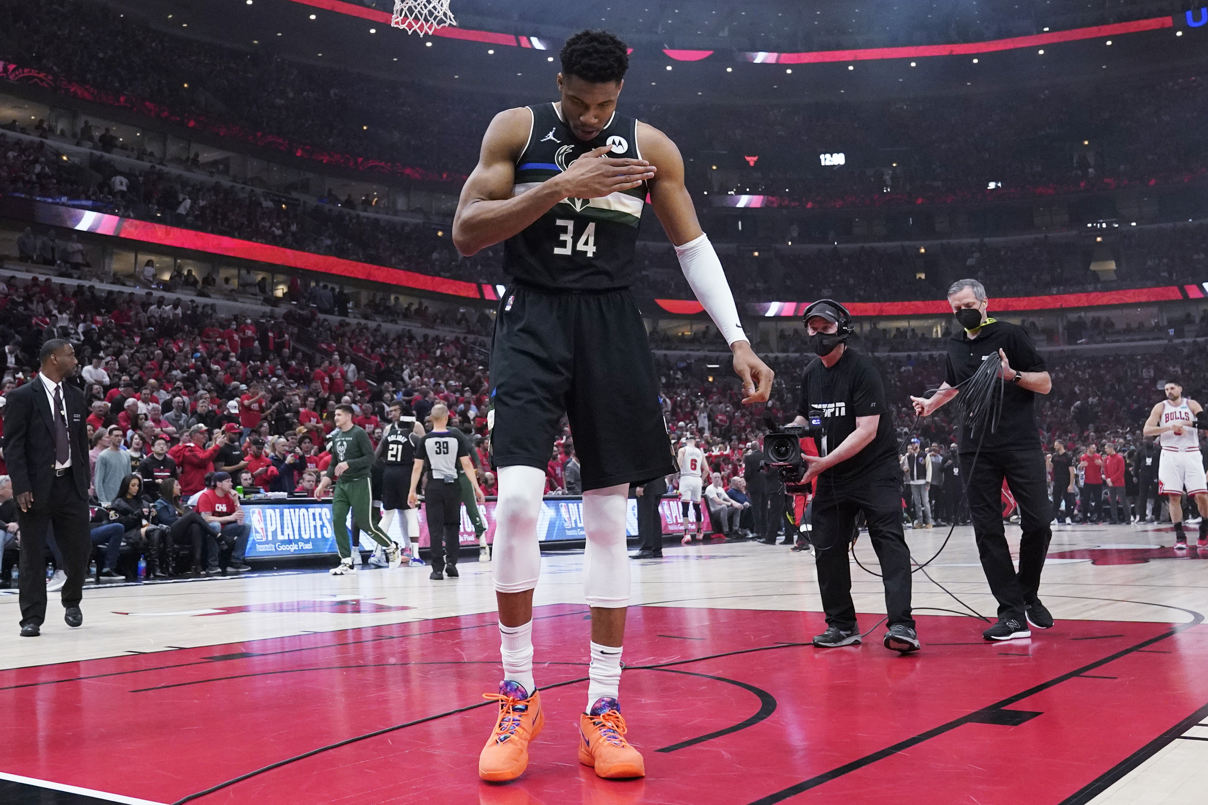 开云入口 -那不勒斯赛后篮板制胜，志在亚冠名次提升，悬念犹存，细节决定成败的简单介绍